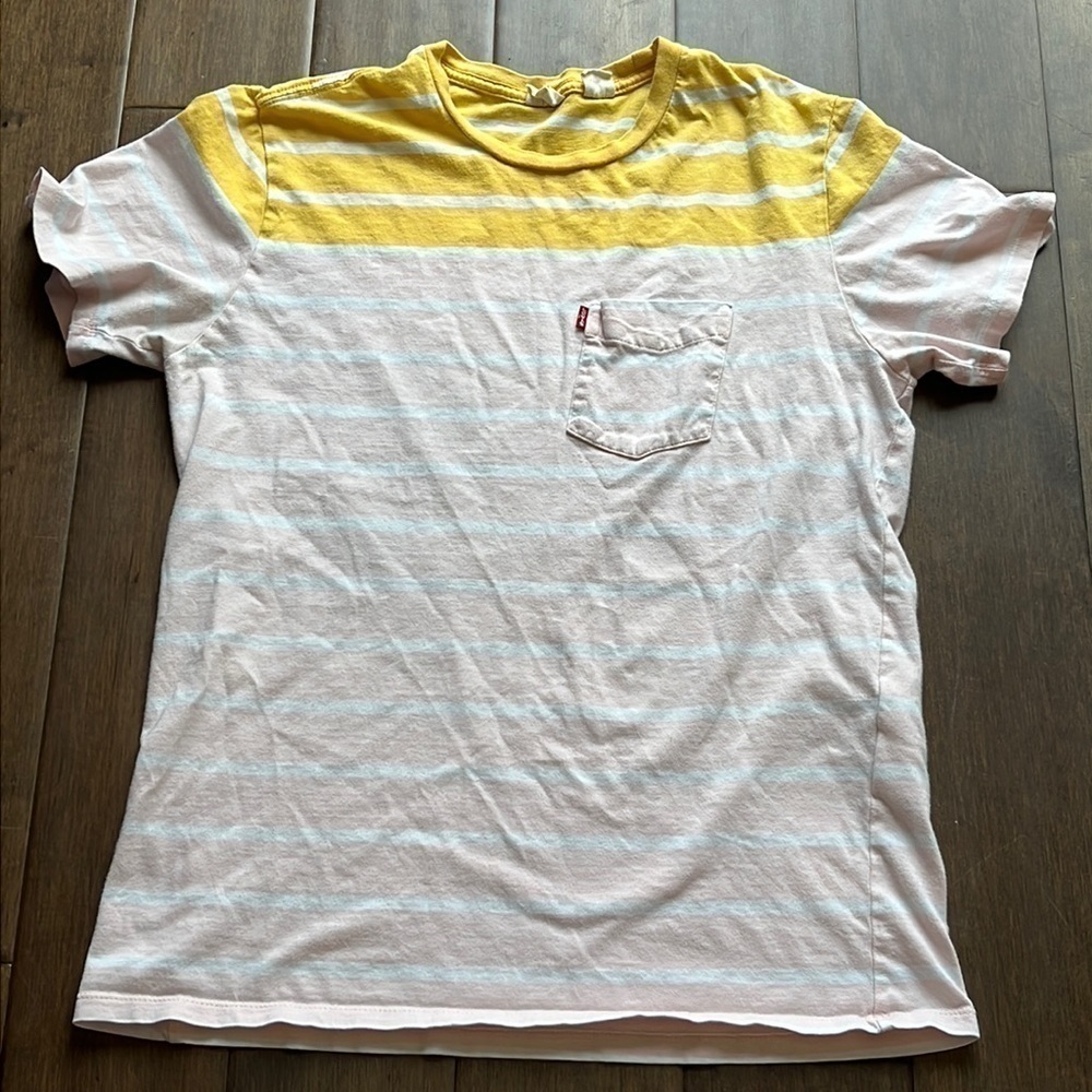 Men’s Levi’s cotton t-shirt, size medium, pink, yellow and white
